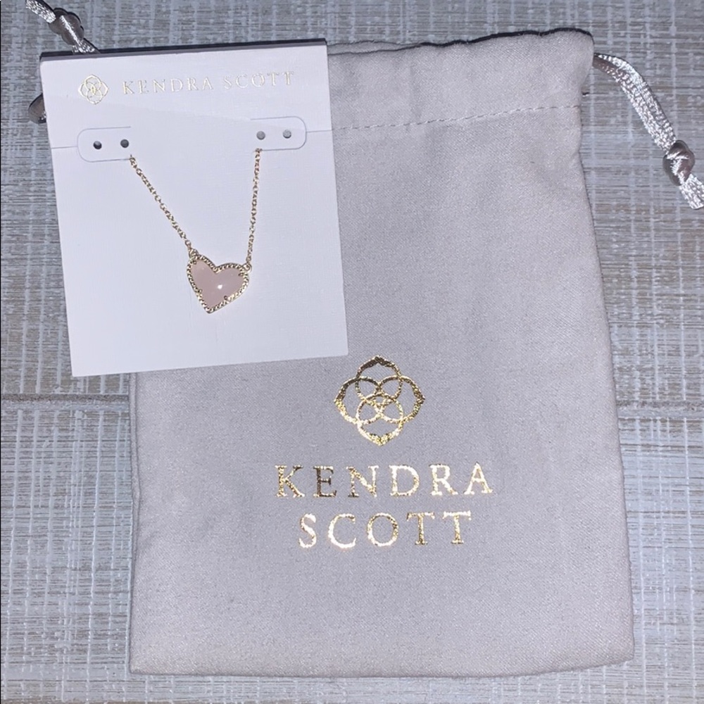 Kendra Scott heart necklace